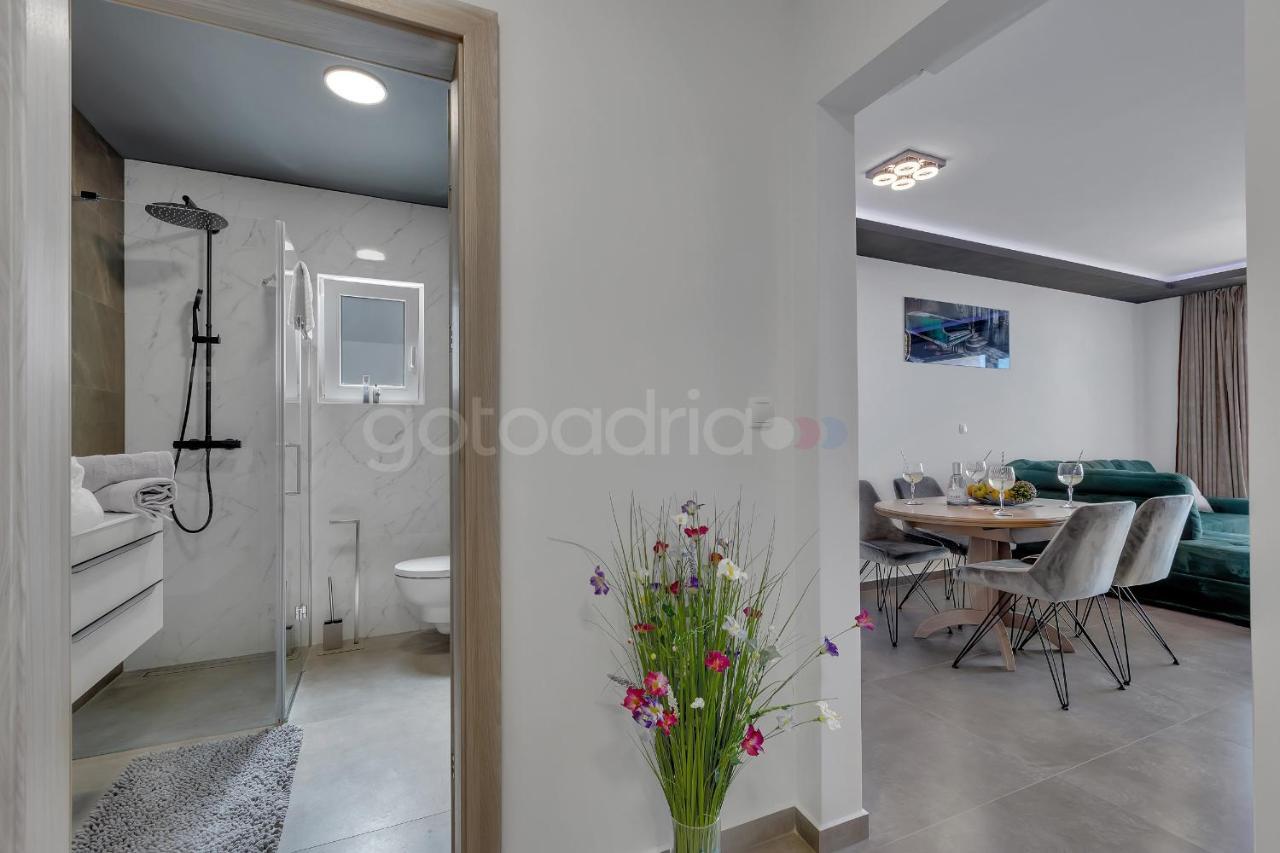 Luxury SeaView Apt Luki - FREE Parking Makarska Bagian luar foto