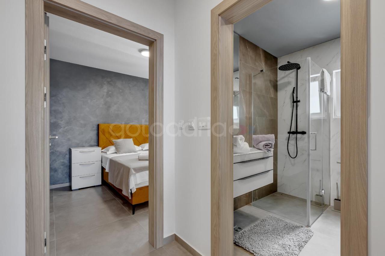 Luxury SeaView Apt Luki - FREE Parking Makarska Bagian luar foto