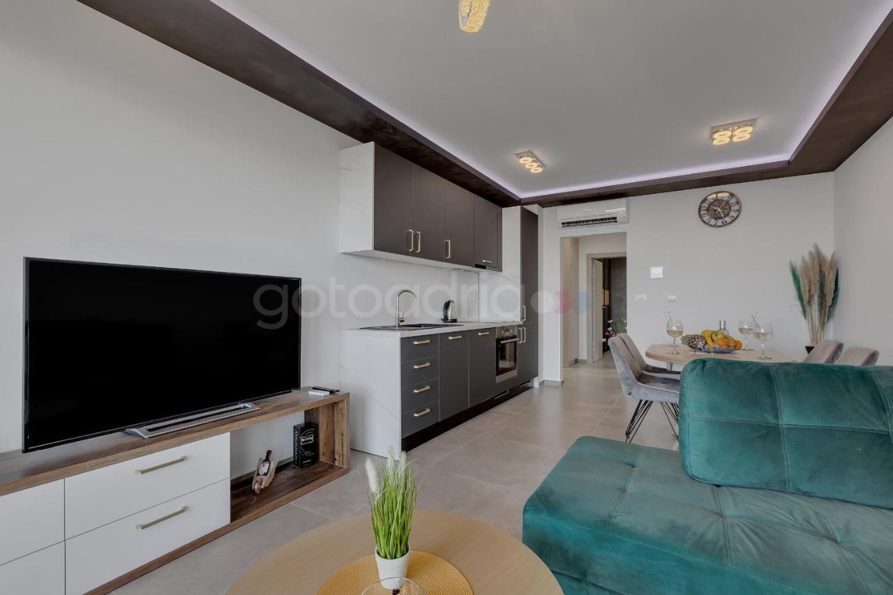 Luxury SeaView Apt Luki - FREE Parking Makarska Bagian luar foto